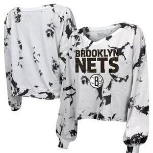 Majestic Women's White Black Brooklyn  Tie-Dye Crop V-Neck Long Sleeve T-shirt
